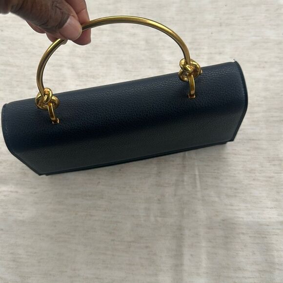 Sondra Roberts Squared Navy Leather Hand/Shoulder Bag - Picture 3 of 6